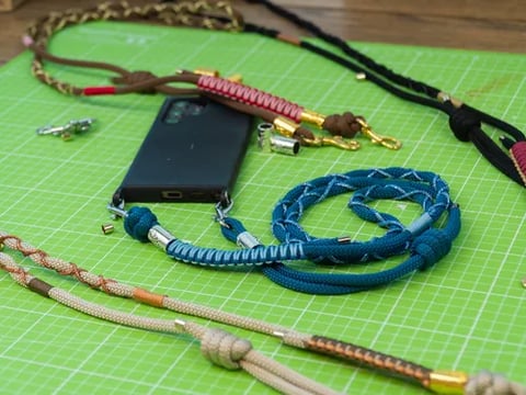Link to Make your own adjustable phone cord | Tutorial DIY kit